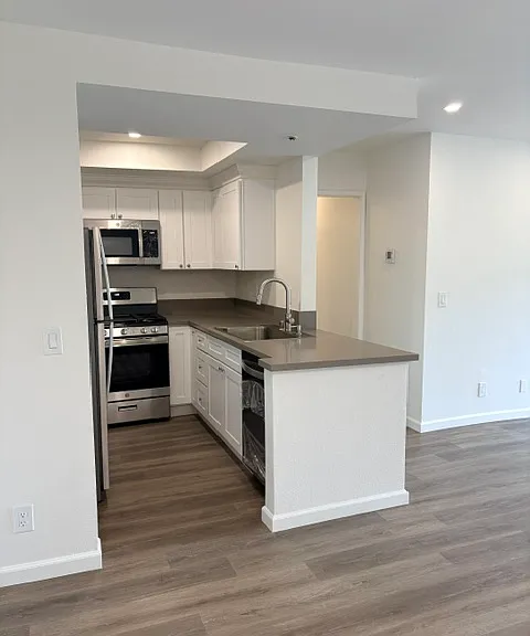 700 W 3rd St #A215 — Photo 1