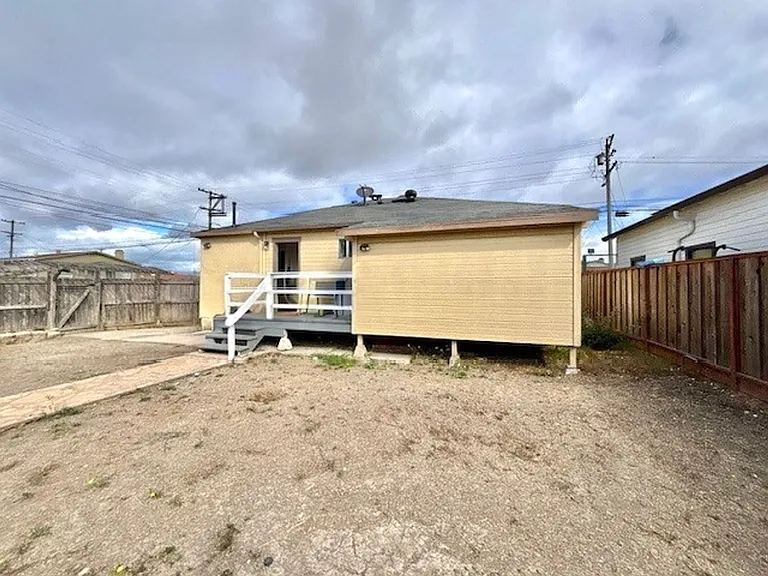 4000 Nevin Ave — Photo 8