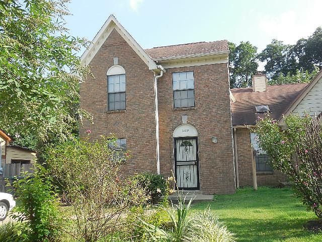 1st image of 5889 Plum Valley Dr