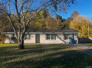 151 Forest Valley Dr, Albertville, AL 35950