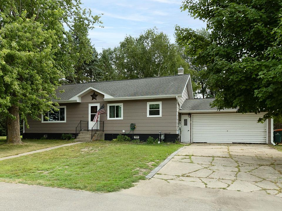 1st image of 210 3rd Ave NE
