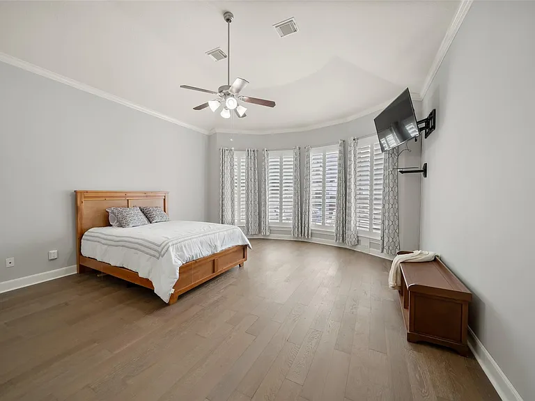 390 Wedgewood Dr — Photo 23