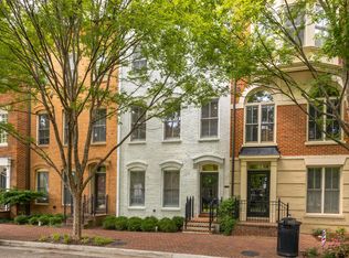 711 Rose Sq, Alexandria, VA 22314