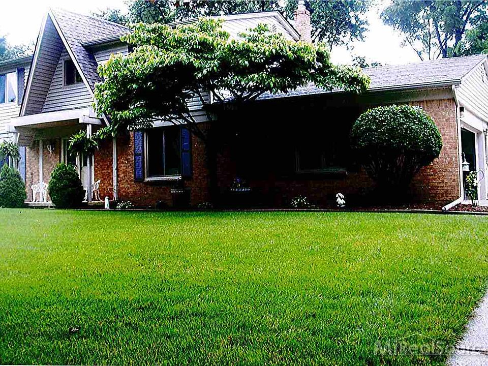 1st image of 2484 Fox Hills Dr