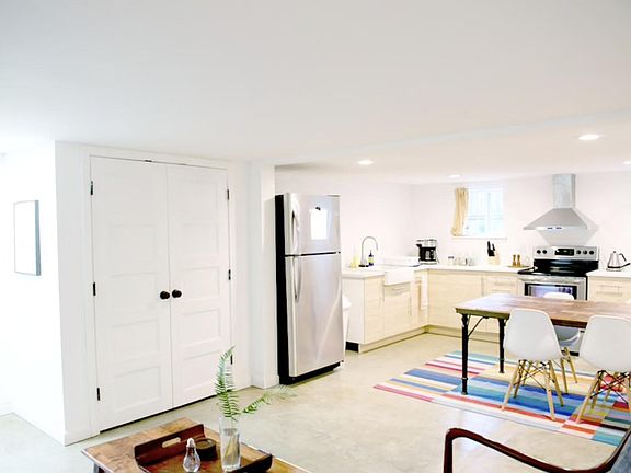 Open kitchen/living room