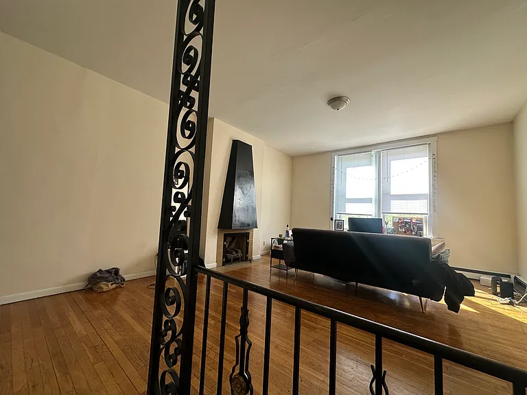 2812 Jefferson Ave #4 — Photo 3