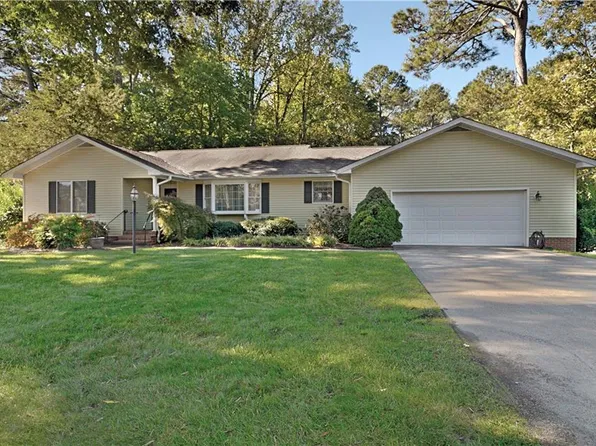 6112 Wiatt St, Gloucester, VA 23061
