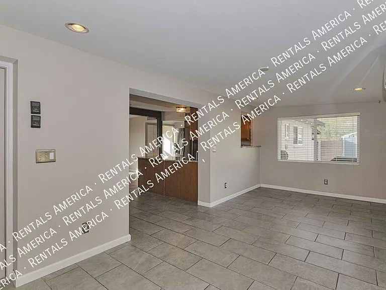 8532 N Rancho Catalina Dr — Photo 10