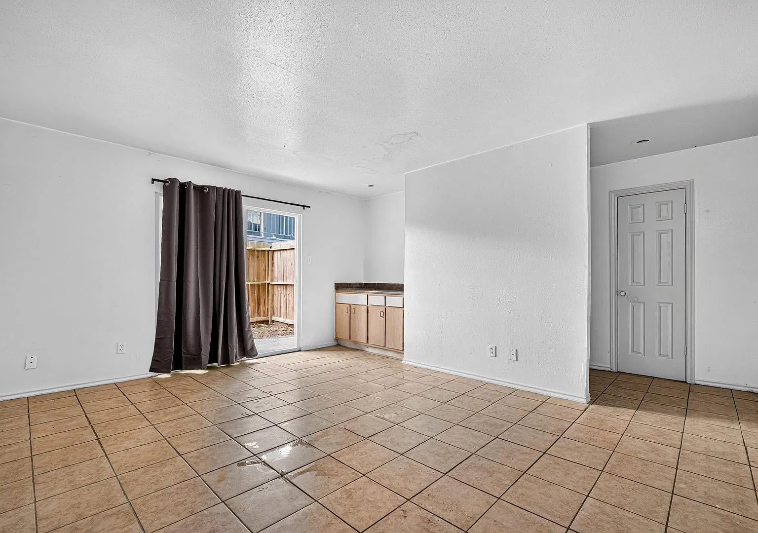 8034 Antoine Dr - 120 — Photo 3