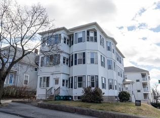 2 Dartmouth St, Worcester, MA 01604