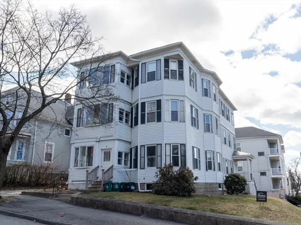 2 Dartmouth St, Worcester, MA 01604