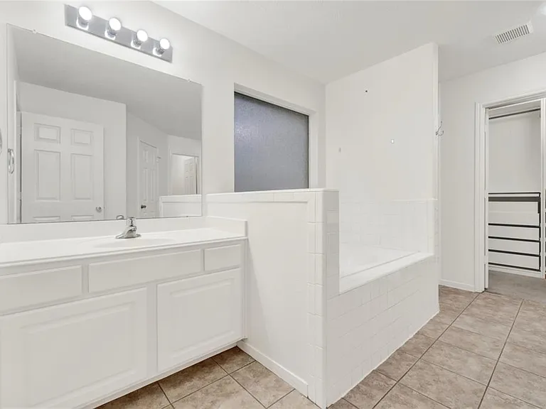 8518 Windy Thicket Ln — Photo 5