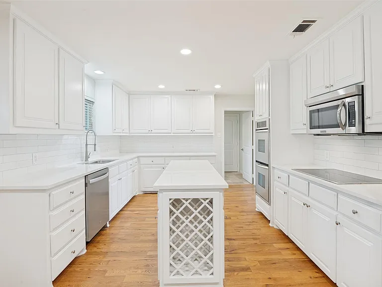 5820 Forest Ln — Photo 11
