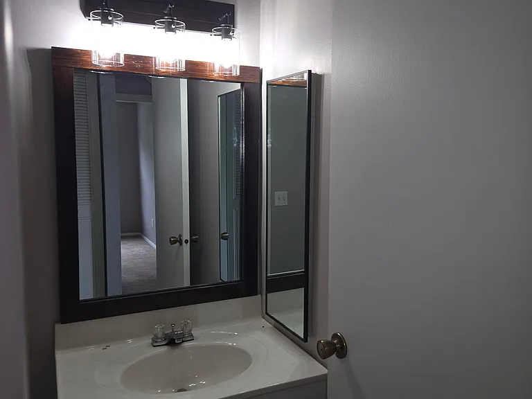 2724 Jupiter Dr — Photo 2