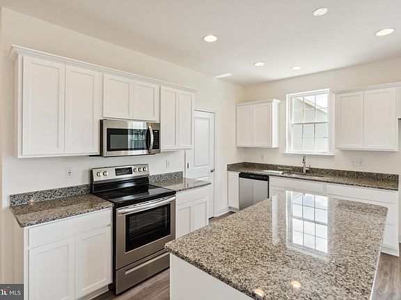3rd image of 2677 Victorian Dr Lot 65