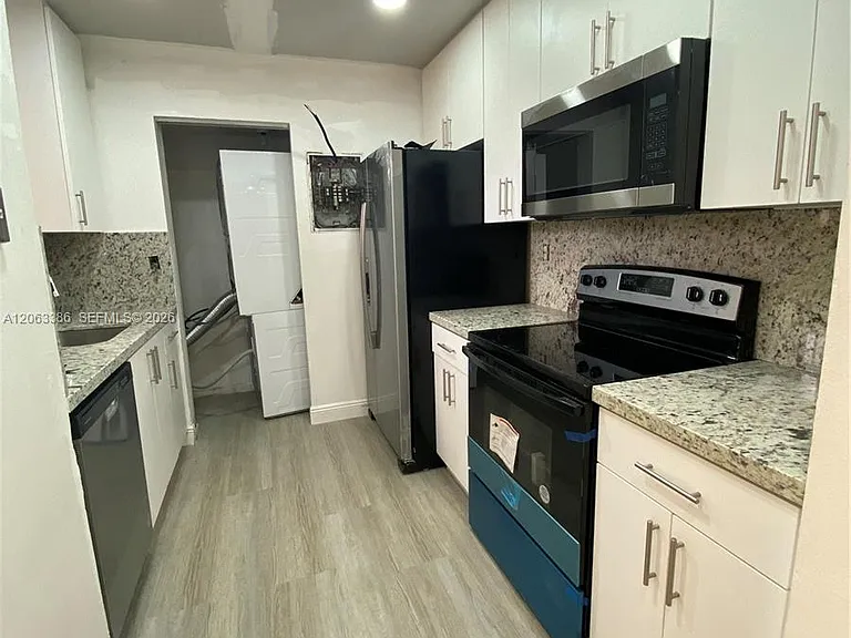 556 NW 114th Ave #203 — Photo 2