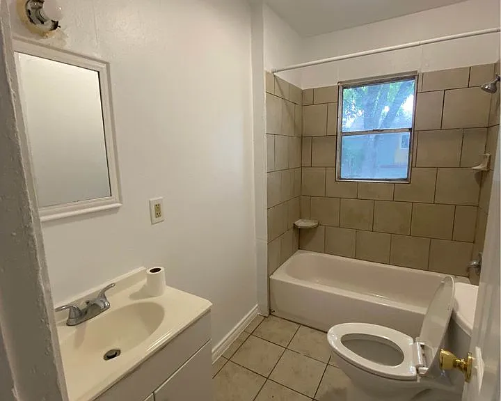 147 Grapeland Ave — Photo 4