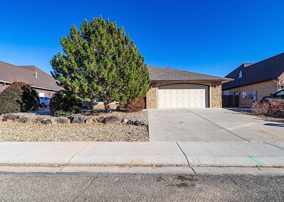 1st image of 292 Vista Valley Dr