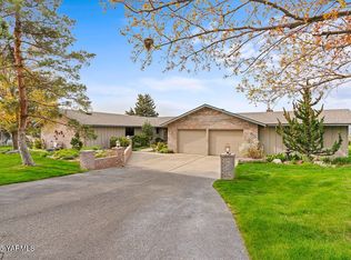 1081 Mapleway Rd, Selah, WA 98942
