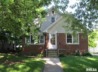 816 Pershing Blvd, Clinton, IA 52732