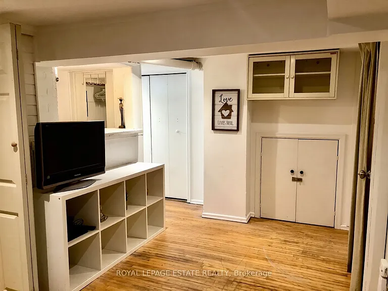 372 Victoria Park Ave — Photo 2
