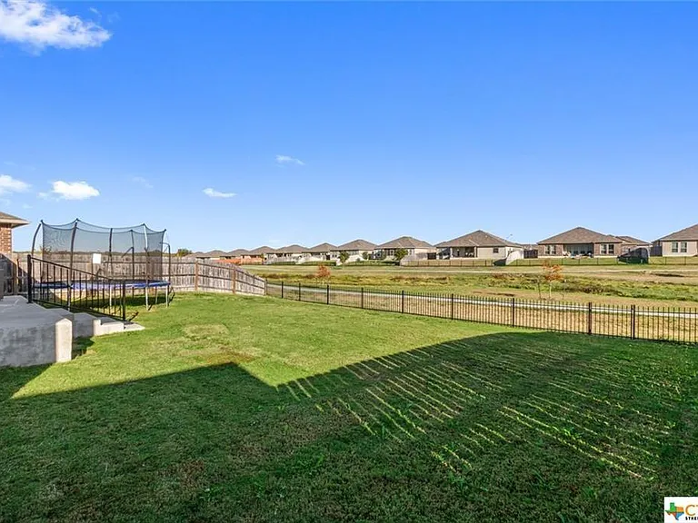 5715 Drury Ln — Photo 28