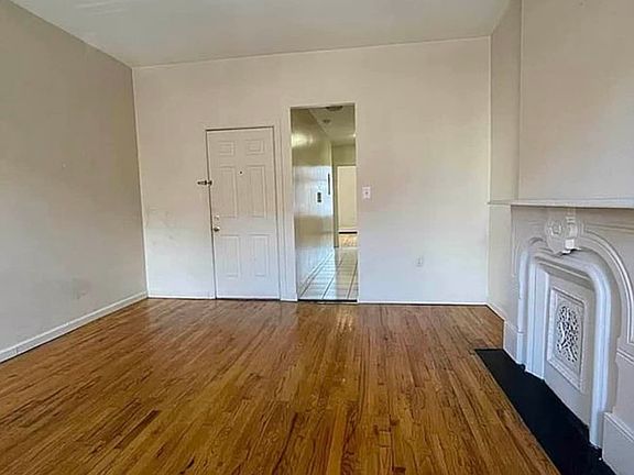 2nd image of 2011 Lexington Ave APT 4