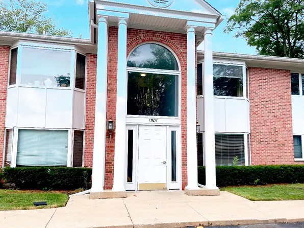 1501 N Milwaukee Ave APT 6A, Libertyville, IL 60048
