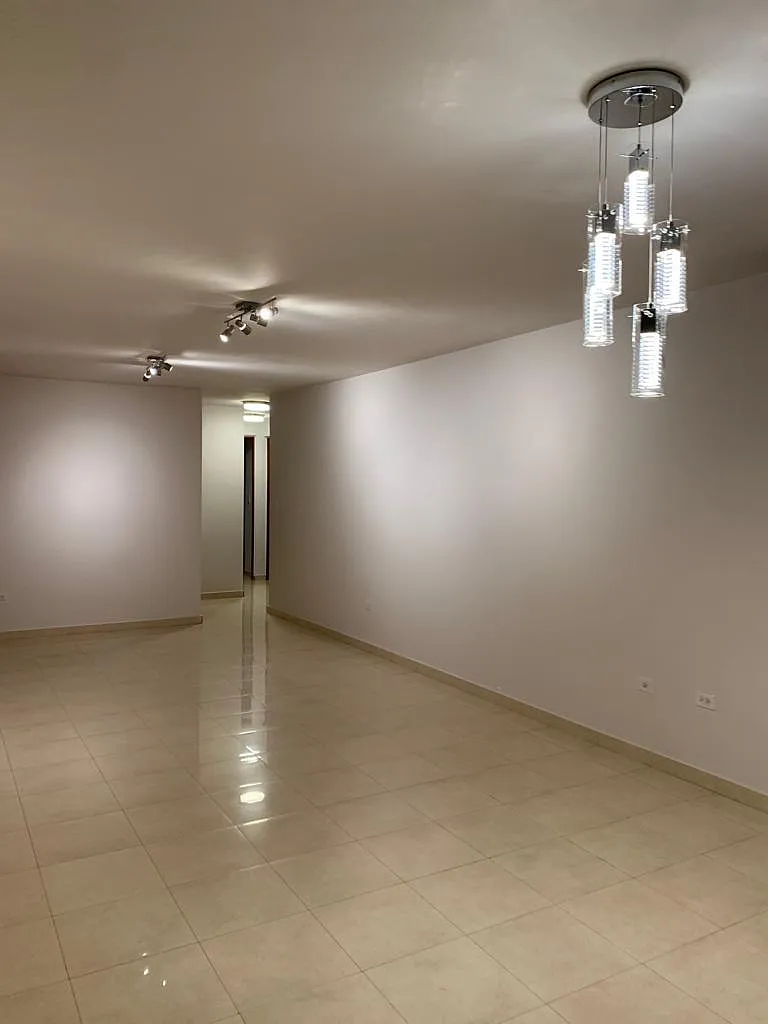3 bed, 2.5 bath, 1835 sqft, $4,000 — Photo 1