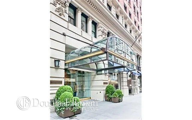 Sold by Douglas Elliman | media 24