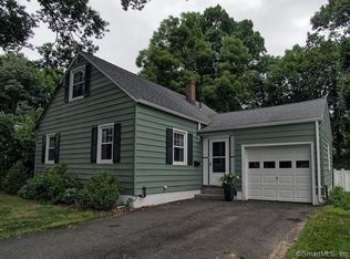 343 Nutmeg Rd, Bridgeport, CT 06610