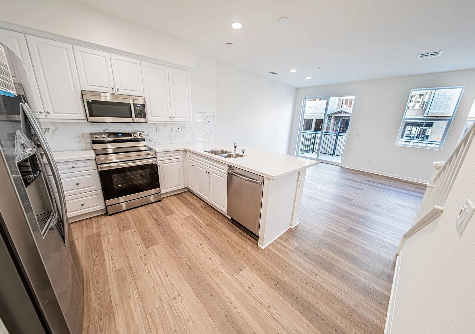 The Bluffs - 3 Bedroom 2 story — Photo 2