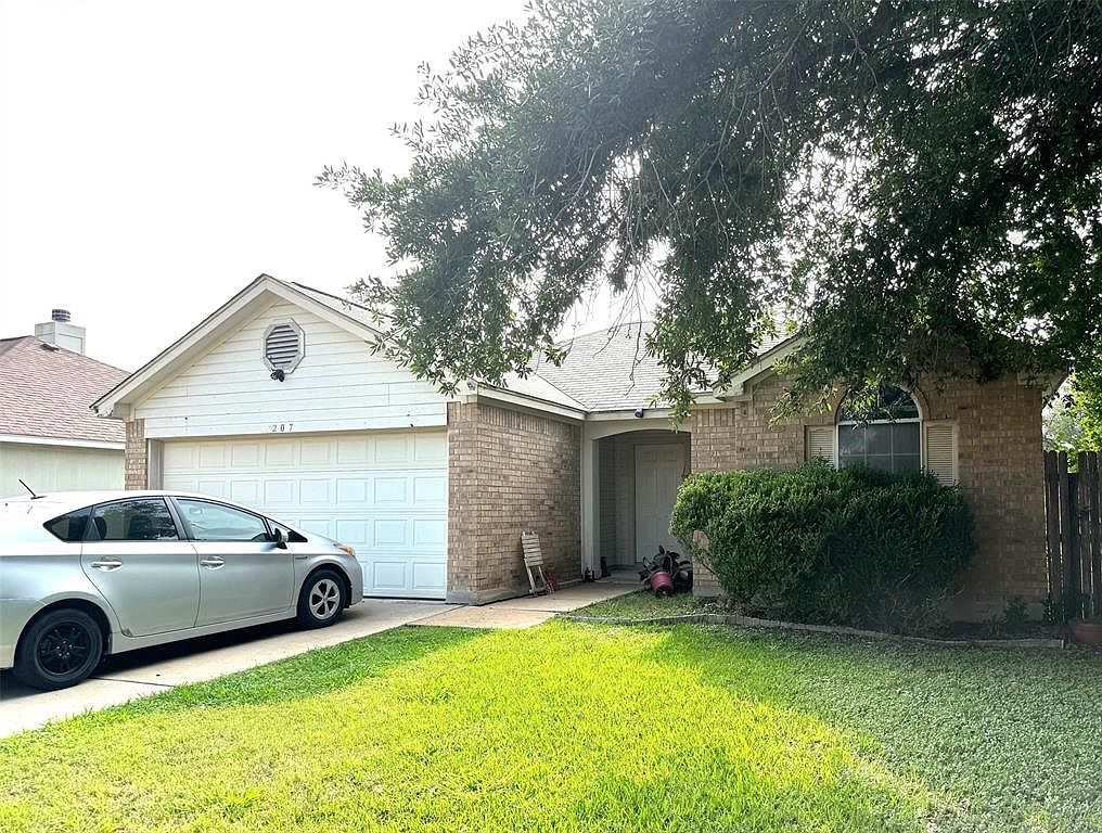 207 Summerside Ave, Lockhart, TX 78644 MLS 4375895 Zillow