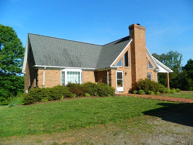 1st image of 320 Newberry Dr