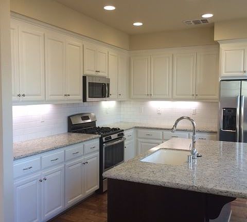 5th image of 1720 Lauren Ln