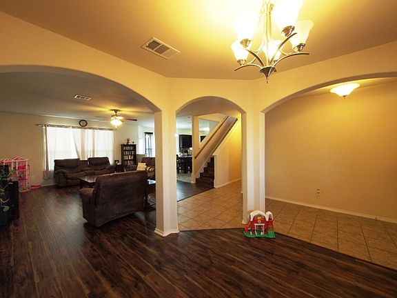 4th image of 3104 Black Orchid Dr
