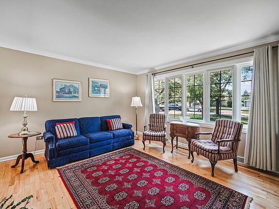 3rd image of 15005 Avenida Del Este St