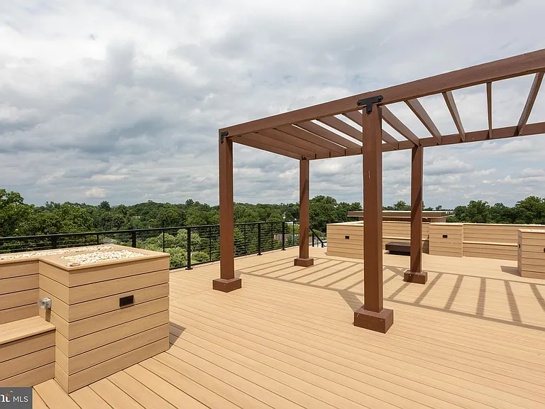 1900 Lyttonsville Rd #614 — Photo 19