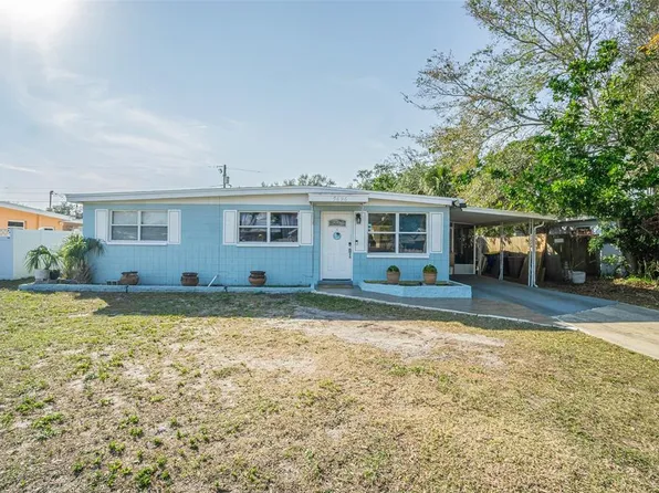 9696 Groveland St, Seminole, FL 33772