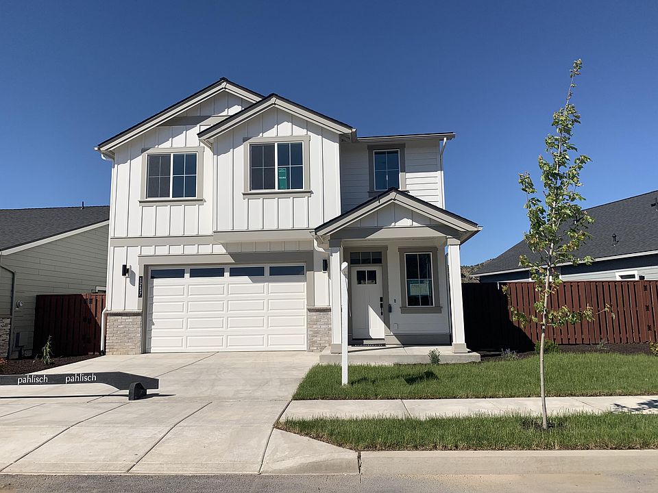 1st image of 1237 NE Henry Dr