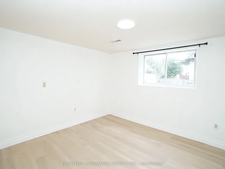 594 Queen Victoria Dr #GOUND BASEMENT — Photo 7
