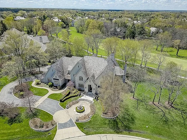 7 Kensington Dr photo 1