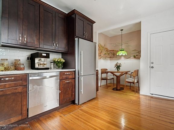 4th image of 82 Park Pl #2