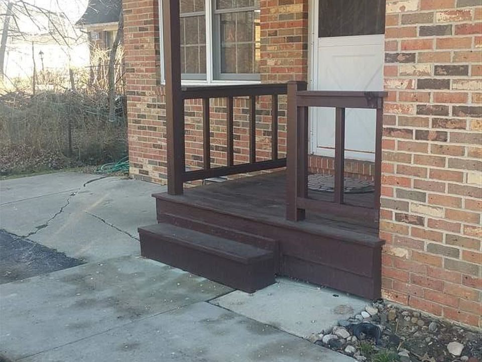 1st image of 36879 Brewster Ln
