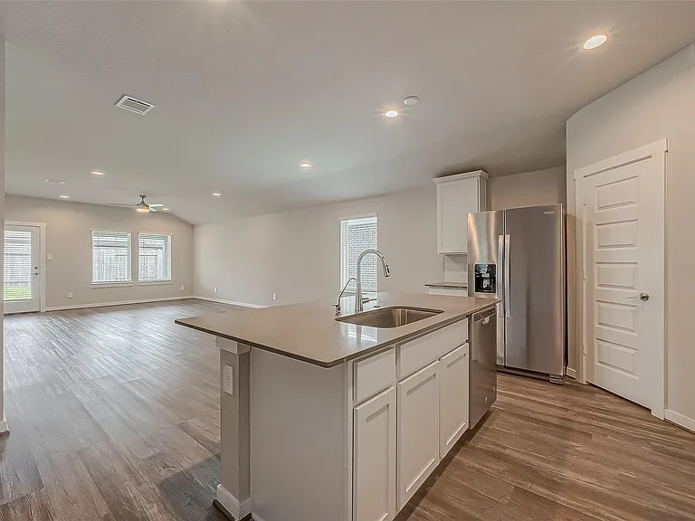 19010 Norbury Park Ln — Photo 5
