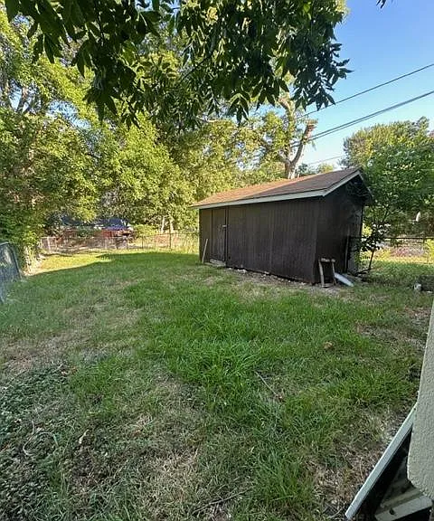 Back Yards Fence with Small Storage