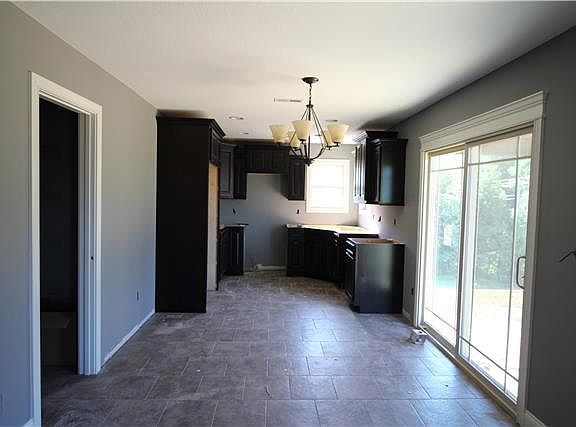 5th image of 305 Stonecrop Ct Lot 16