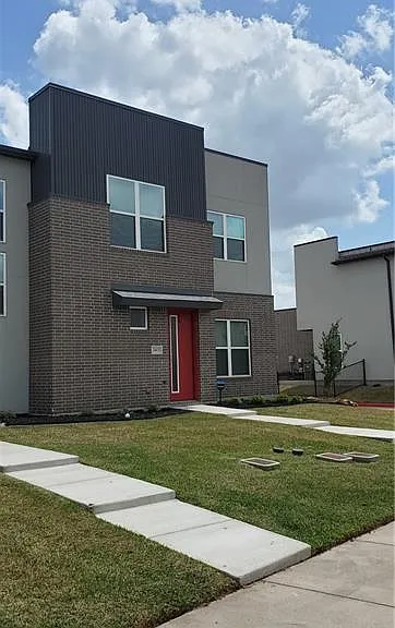 2415 Chinook Way — Photo 3