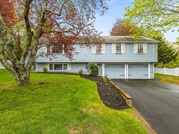 10 Old Coach Rd, Canton, MA 02021