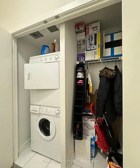 770 Bay St #2 — Photo 15